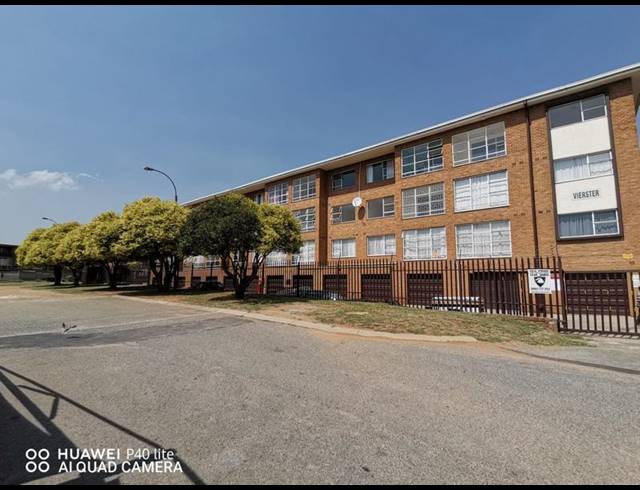 2 BEDROOM PROPERTY TO RENT IN KEMPTON PARK EXT 04